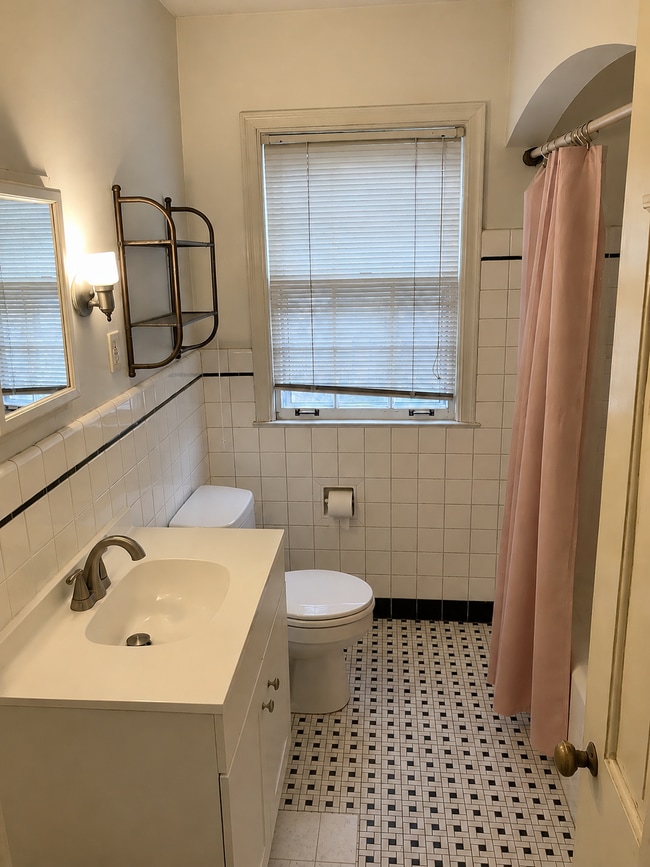 Photo - 1540 Packard St Unit Apt 2
