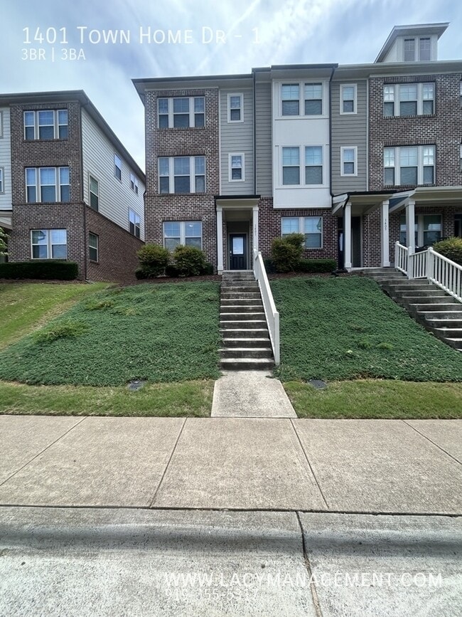 Photo - 1401 Town Home Dr