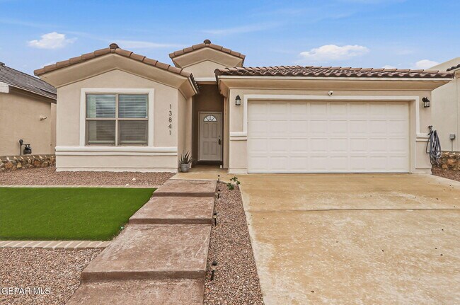 13841 Paseo Central Ave