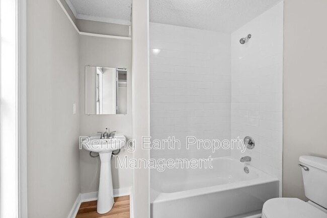 Photo - 2313 20th St N