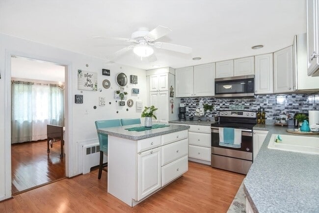 Photo - 9 Flagg Dr