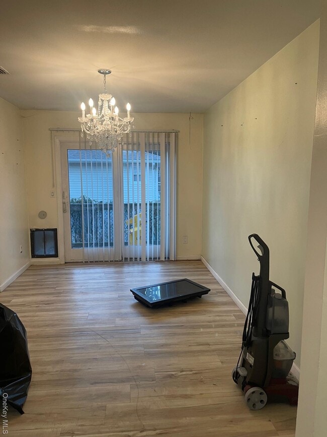 Photo - 185 E Parkview Dr