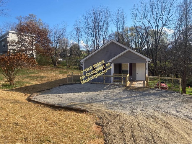 Photo - 245 Thompson St