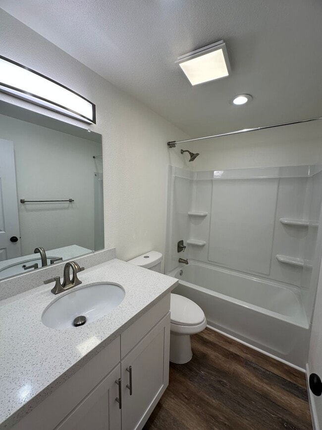 Photo - 9021 128th St E