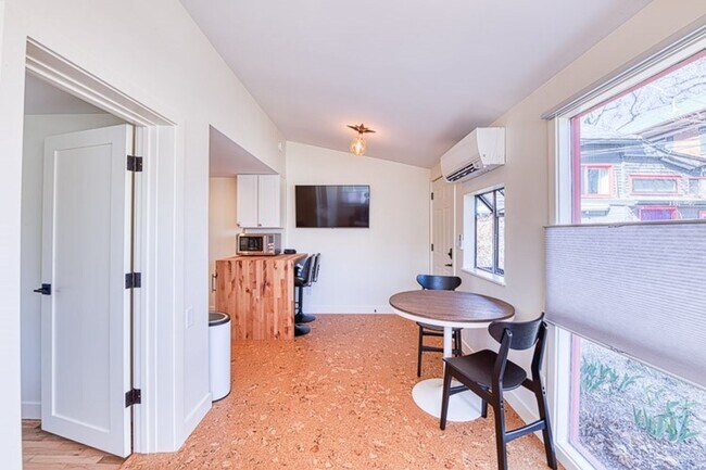 Photo - Fully Furnished Beautiful One bedroom Cottage available for a short term lease in November