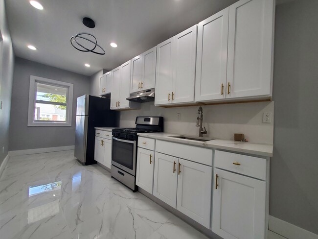 484 Kennedy Blvd 1F - 482 Kennedy Blvd Unit 1F