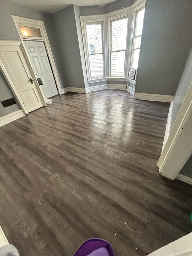 Building Photo - 427 W Marion St Unit 427 West Marion Street- 6