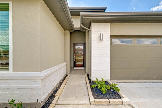 Photo - 28451 Hazel Trl