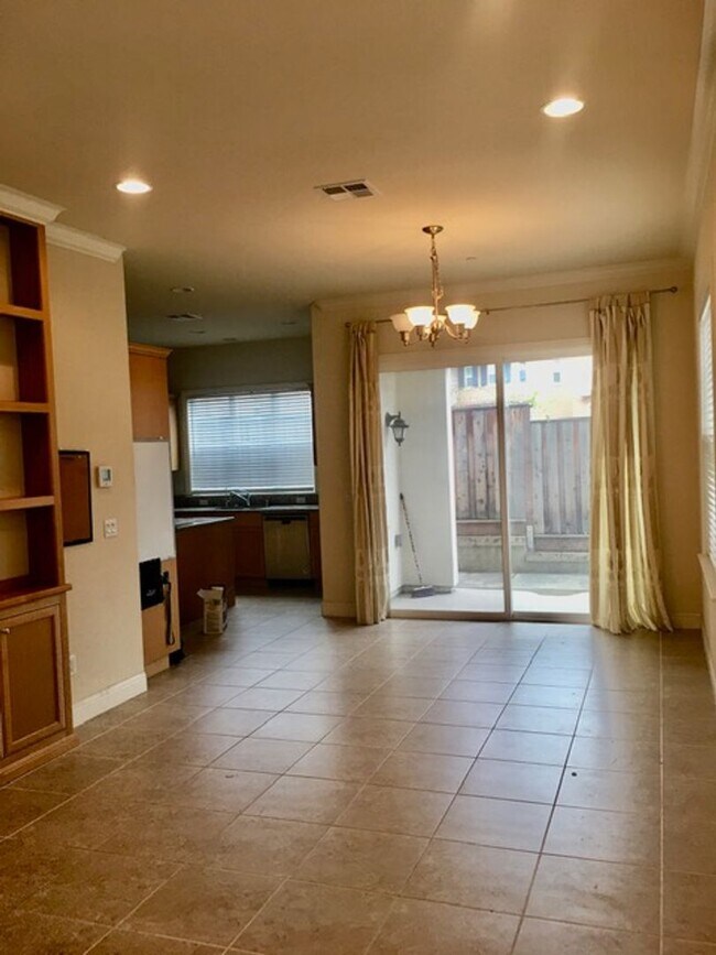 Photo - Terrific 4 bed 3.5 Home in Wonderful San R...