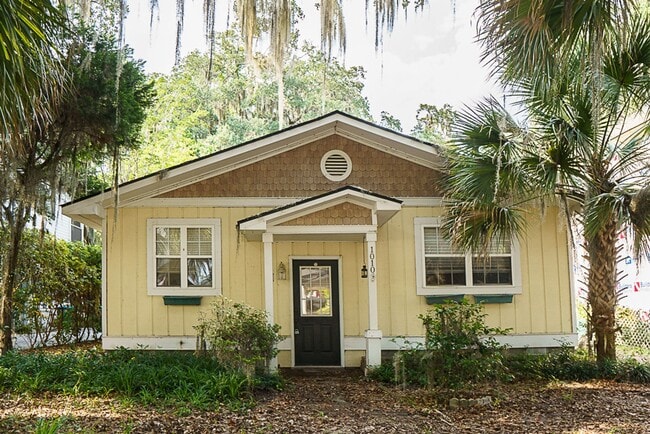 Building Photo - Three Bedroom Home in the Heart of Port Royal