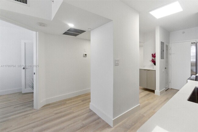 Photo - 100 Lincoln Rd Unidad 1218