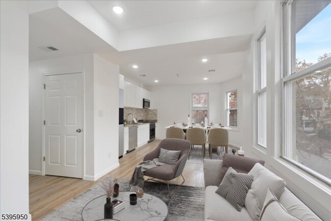 Photo - 813 S 12th St