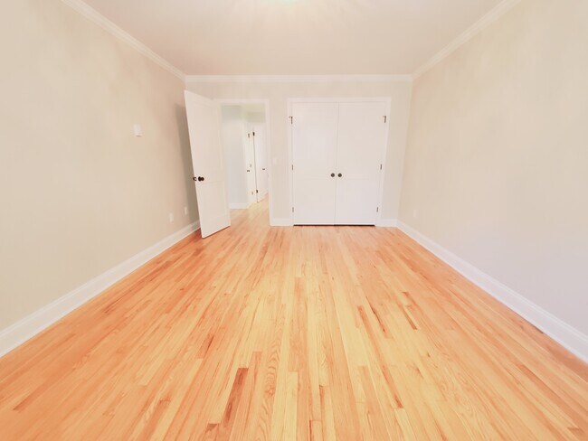 Photo - 409 Glenbrook Rd Unit F
