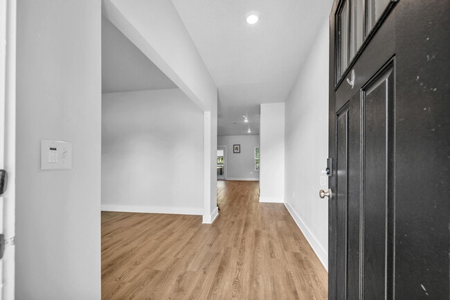 Photo - 6082 Carina Rd
