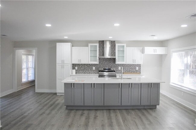 Photo - 970 Bates Rd