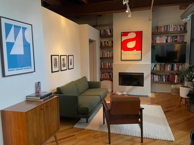 Building Photo - 226 N Clinton St