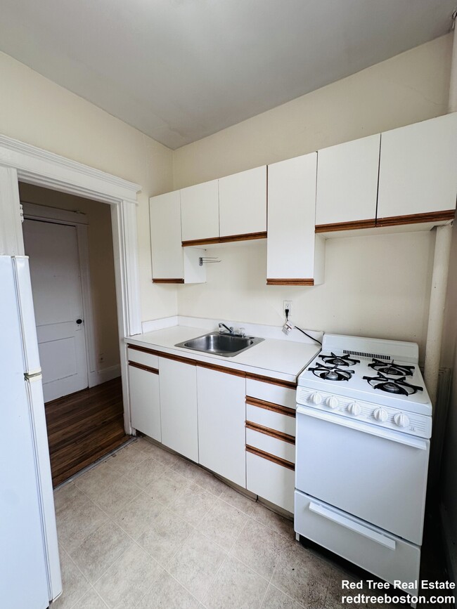 Photo - 1144 Commonwealth Ave Unidad 32 Rental