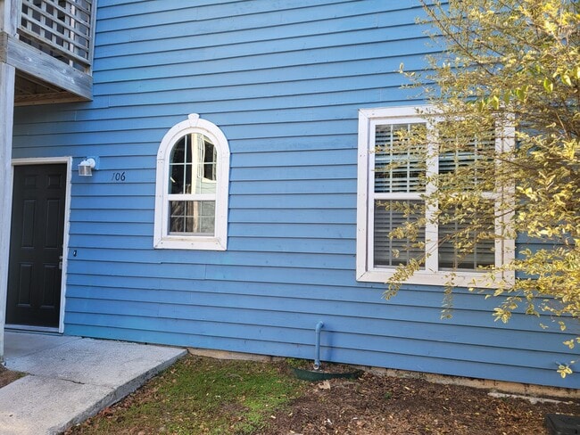 Renovated first floor condo with community... - Renovated first floor condo with community...