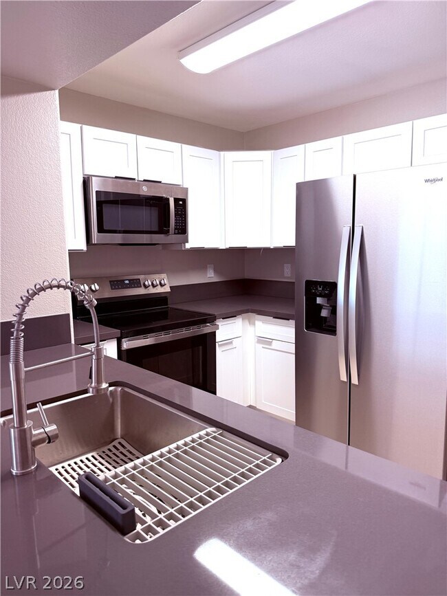 Photo - 2300 E Silverado Ranch Blvd Unidad 1096