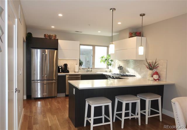 Photo - 1920 Grove St