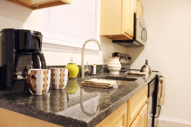 Apartments For Rent In Farmington Ct With Short Term Lease Photo Summit And Birch Hill Apartments