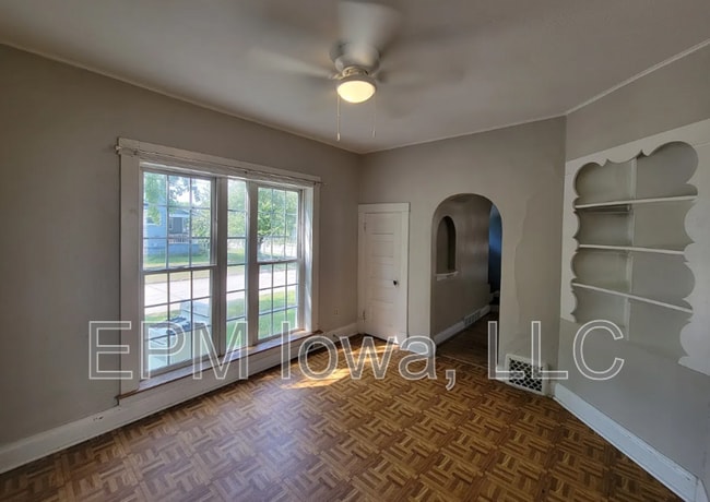 Photo - 511 S Frederick Ave