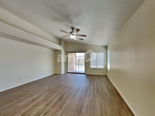 Photo - 11837 W Flanagan St