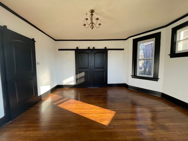 Building Photo - 3421 Trimble Ave Unit 1