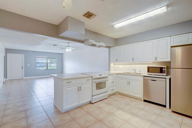 Photo - 3929 Kenas St