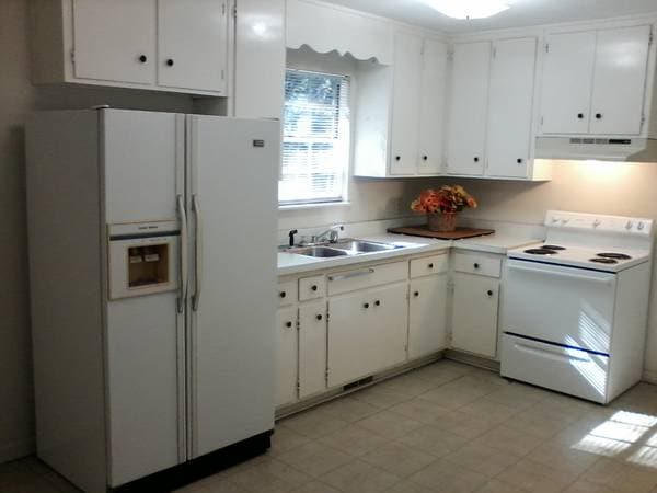 2007 Harriet Dr