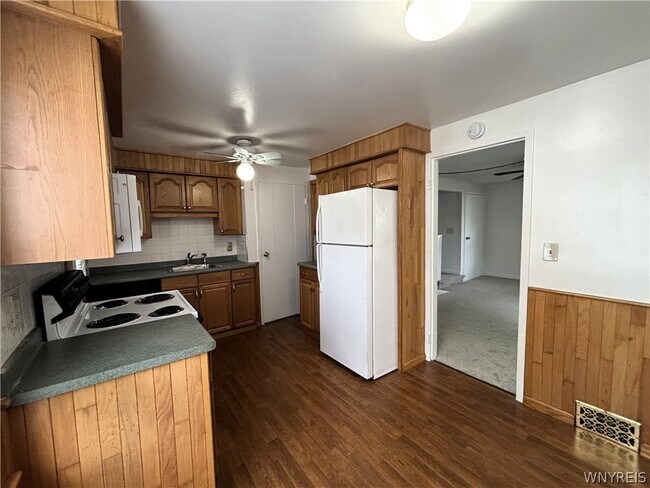 54 Carl Rd