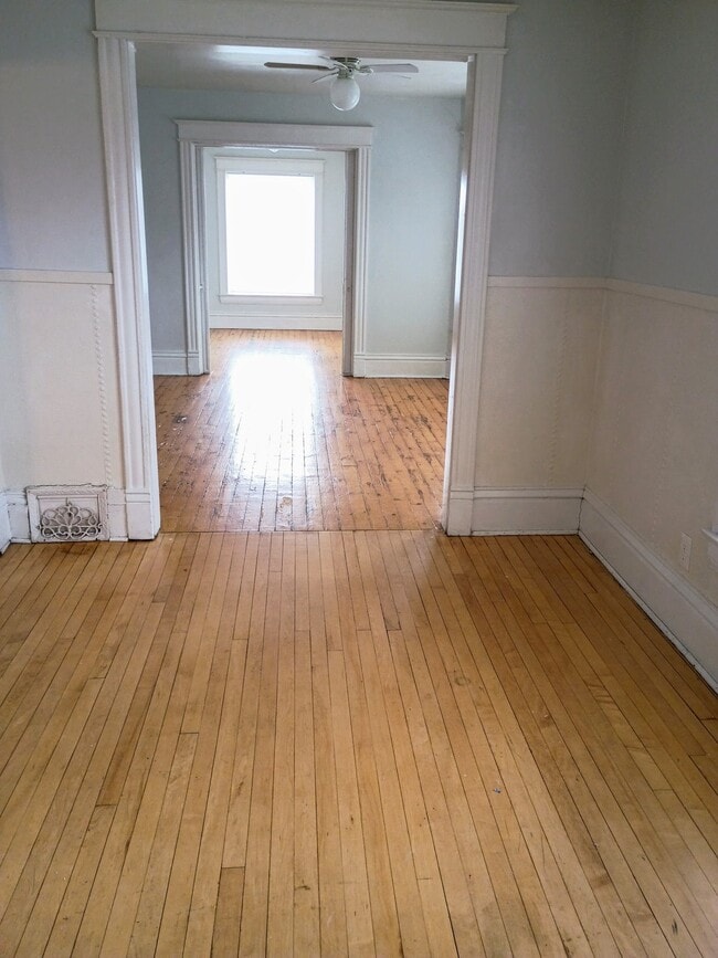 Photo - 1332 Buchanan St Unit Upper
