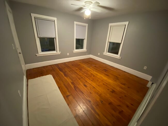 Building Photo - 4 Perry Ave Unit 2 Rental