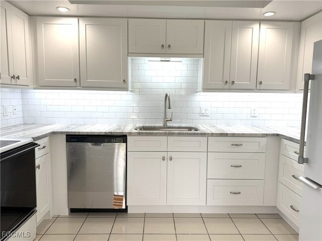 Photo - 3923 SE 11th Ave Unit 304