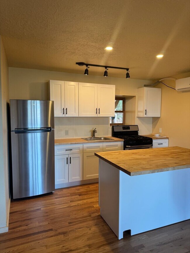 Building Photo - Sandia Haven Unit Sandia Haven Rental