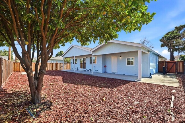 Photo - 1861 Nelson Dr