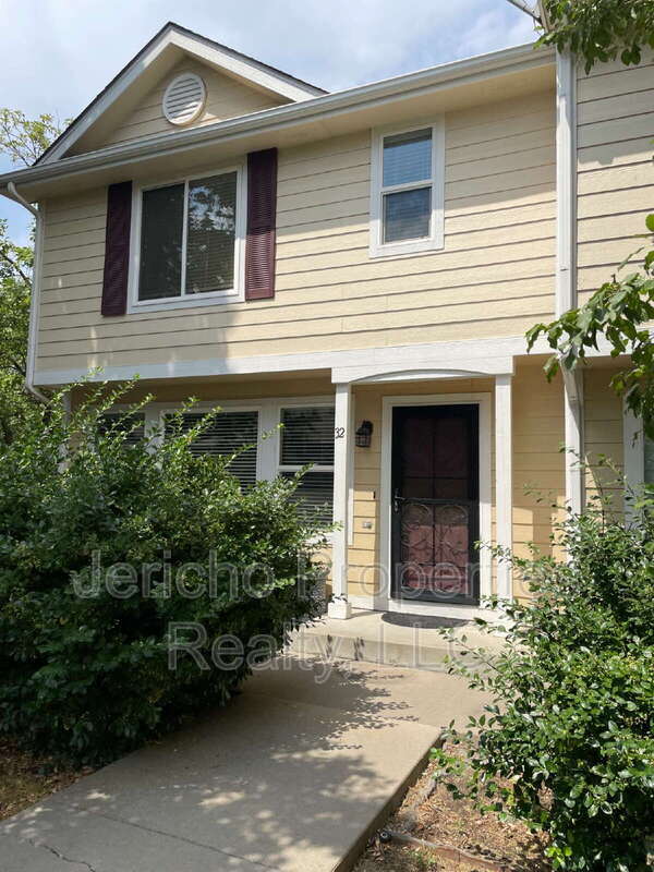 Building Photo - 32 N Harlan St Rental