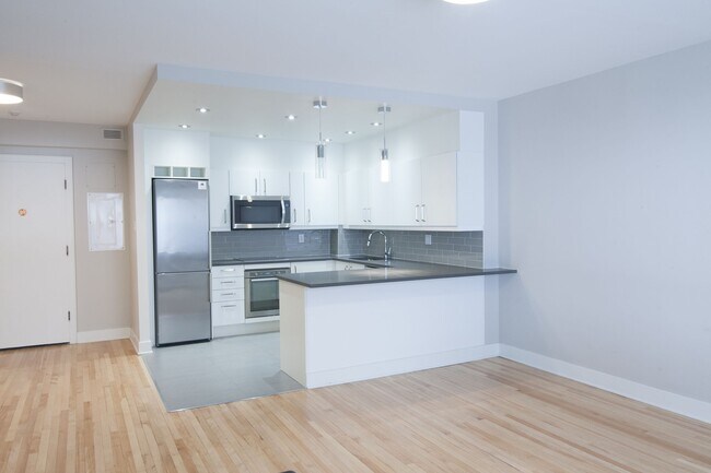 Photo - 3468 Rue Drummond Unit 104