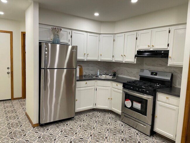 Photo - 1432 W Venango St Unit 1