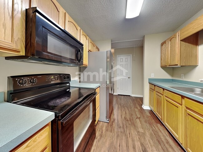 Photo - 388 Shady Oak Cir