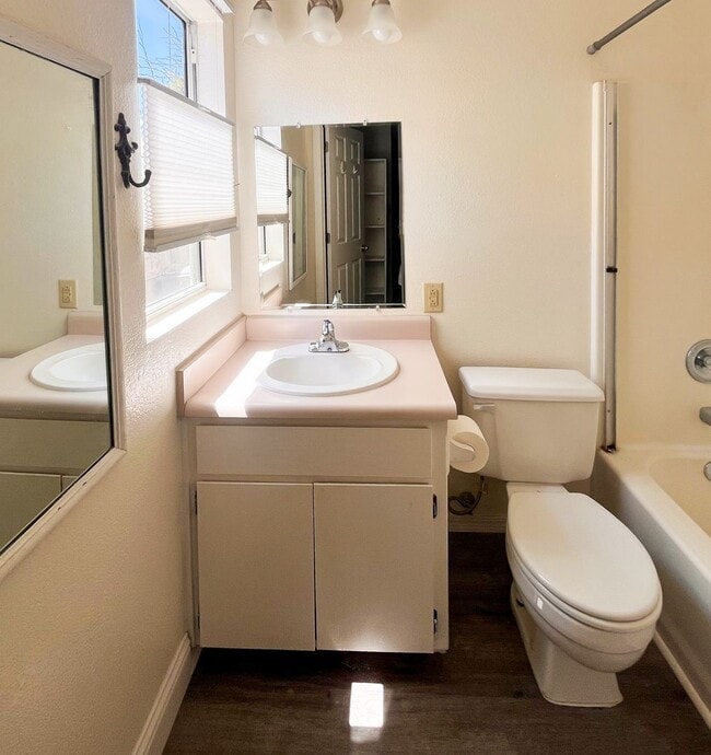 Photo - GO928#E & F-Lotti, Carole Kelly