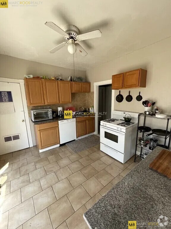 Building Photo - 34 Newcastle Rd Unit 1 Rental