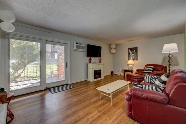 Photo - 4440 S Poplar St Unit 104 B