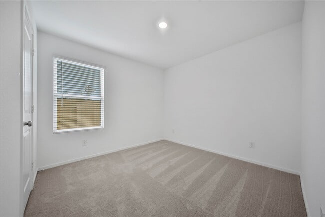 Building Photo - 723 Umbrella Tree Dr
