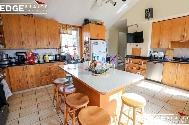 Building Photo - 60 Chestnut Hill Ave Unit 2 Rental
