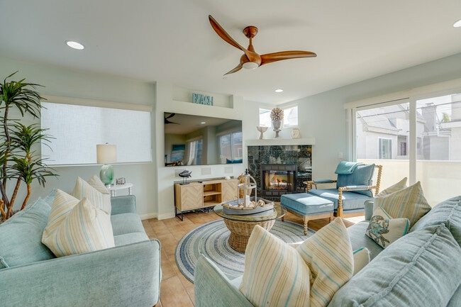 Building Photo - 817 Ostend Ct