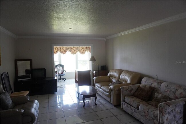 Photo - 333 N Lake Howard Dr Unit 303A