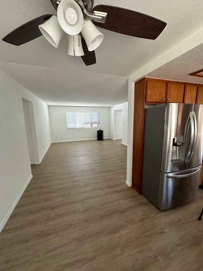 4 - 1107 W 23rd St Unit B