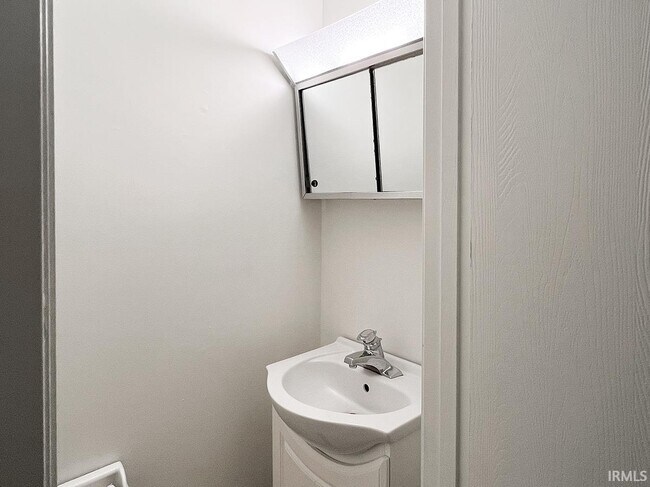 Photo - 513 E Graham Pl