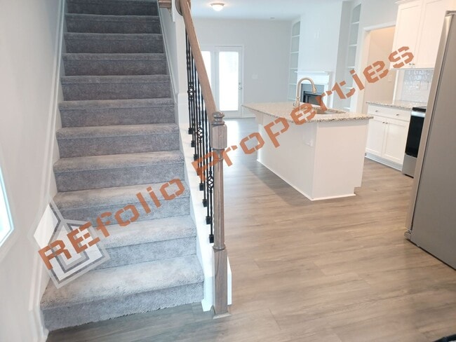 Photo - Beautiful 4BD 2.5BA Home w/Primary Suite o...